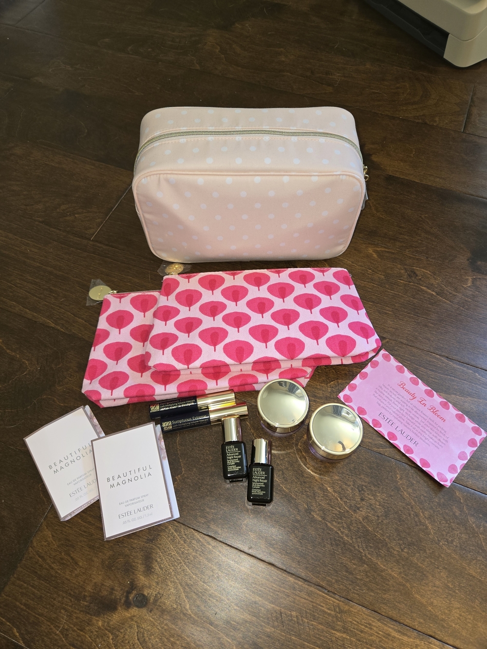 Estee Lauder 11 Piece Cosmetic Bags, Resilience Multi Effect Moisturizers +++